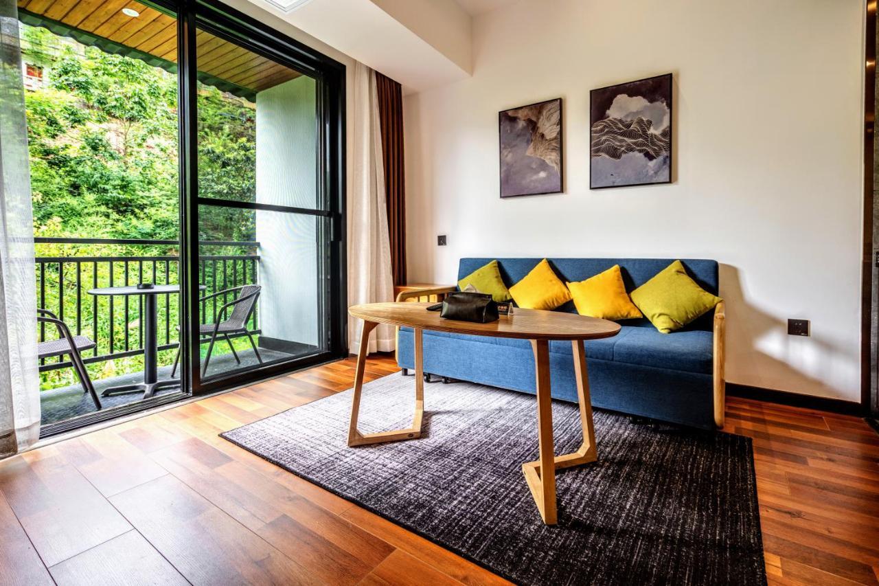 Whispering Mountains Boutique Hotel Zhangjiajie Extérieur photo