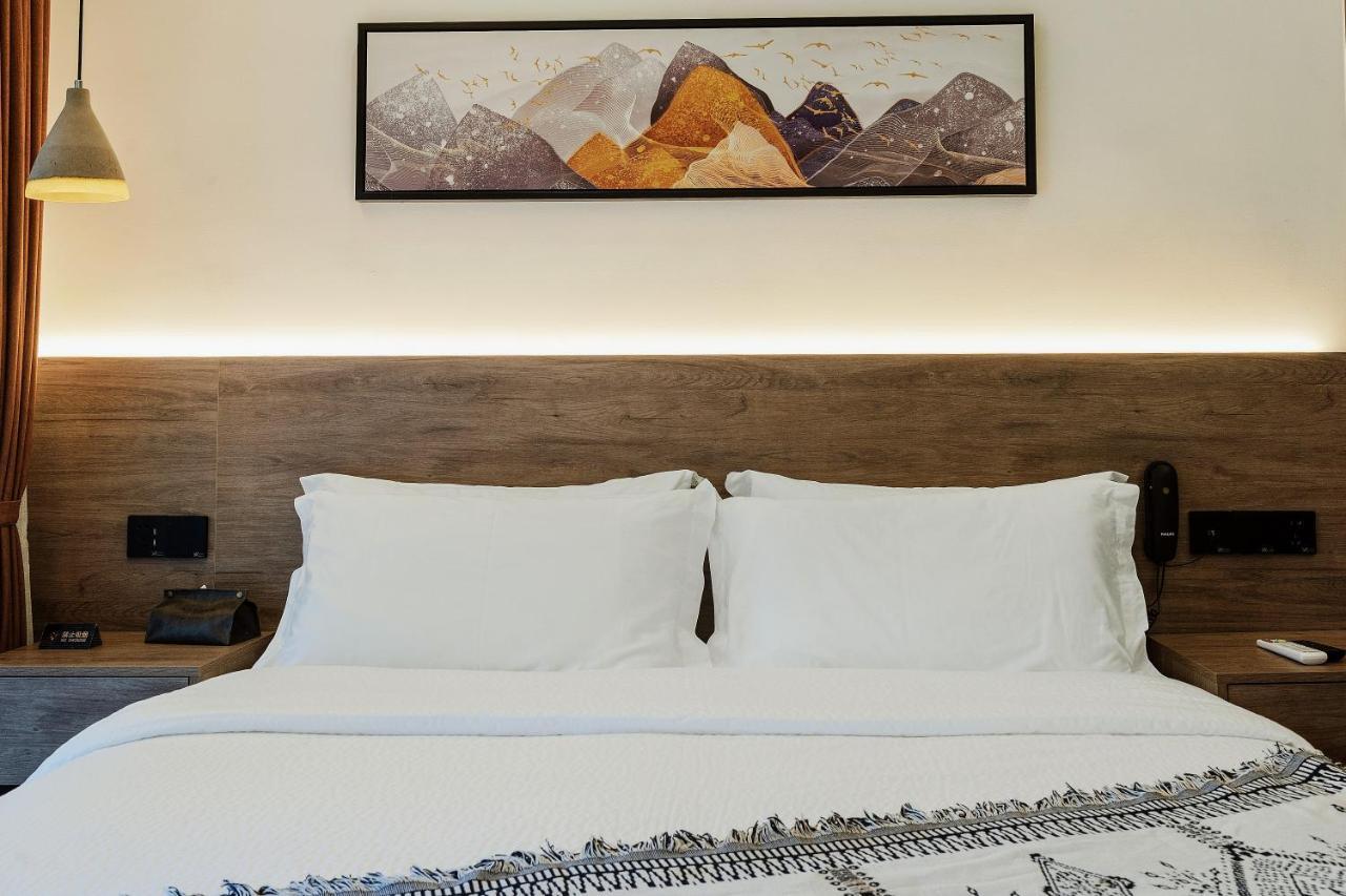 Whispering Mountains Boutique Hotel Zhangjiajie Extérieur photo