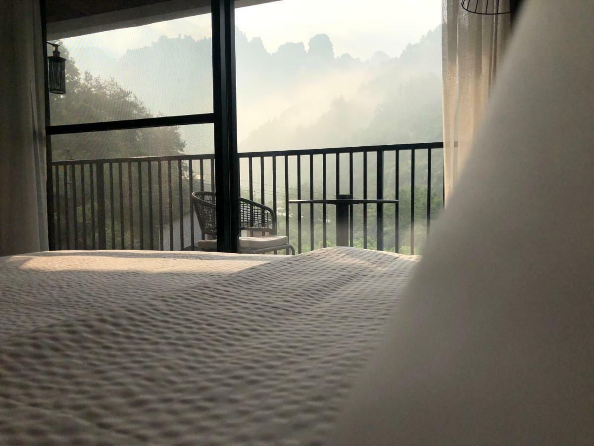 Whispering Mountains Boutique Hotel Zhangjiajie Extérieur photo
