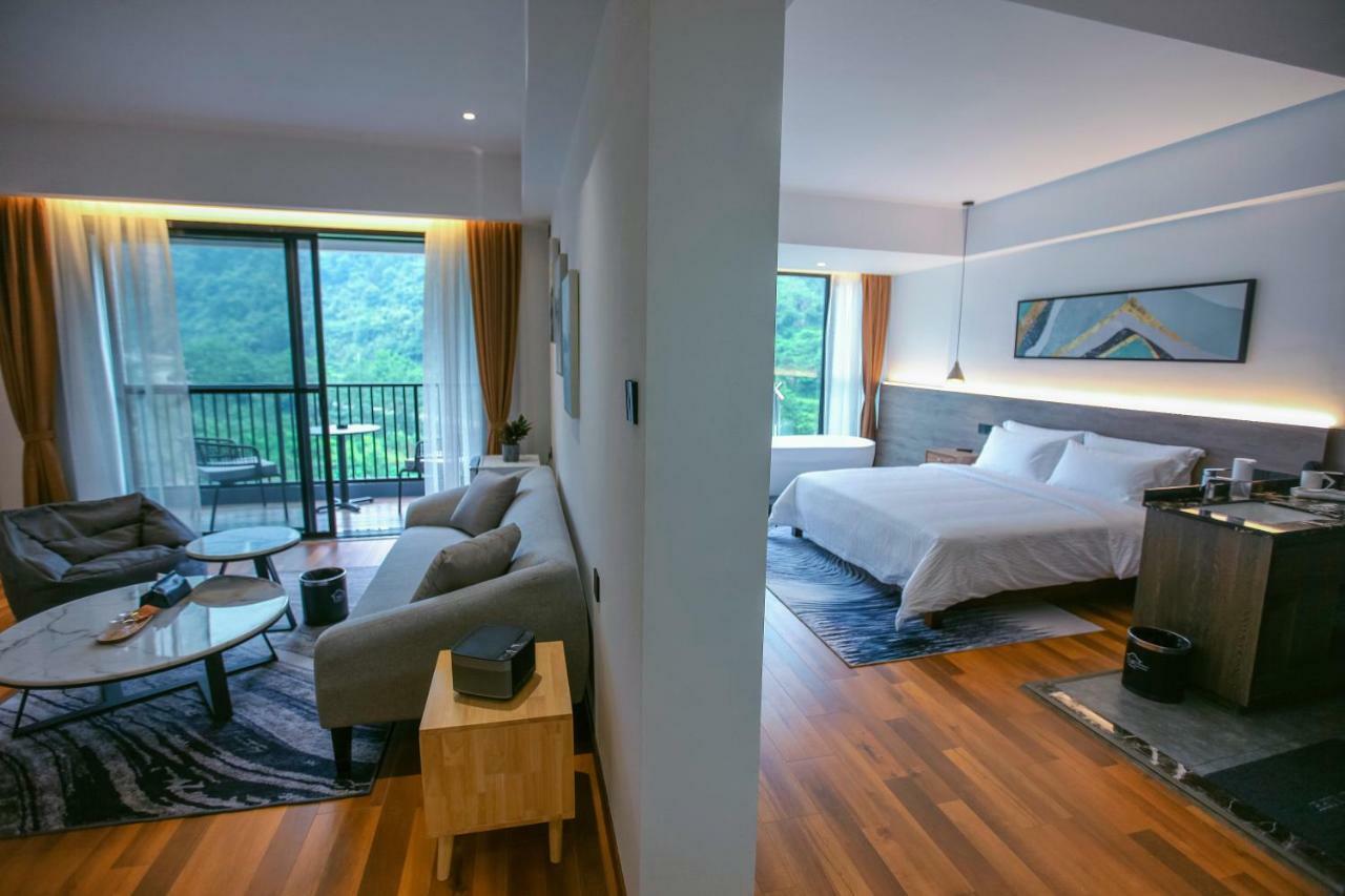 Whispering Mountains Boutique Hotel Zhangjiajie Extérieur photo