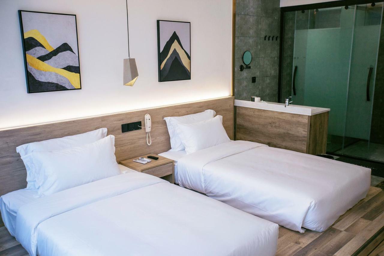 Whispering Mountains Boutique Hotel Zhangjiajie Extérieur photo